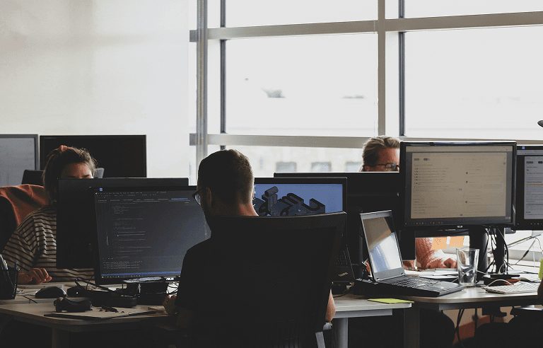 Equipo de producto trabajando